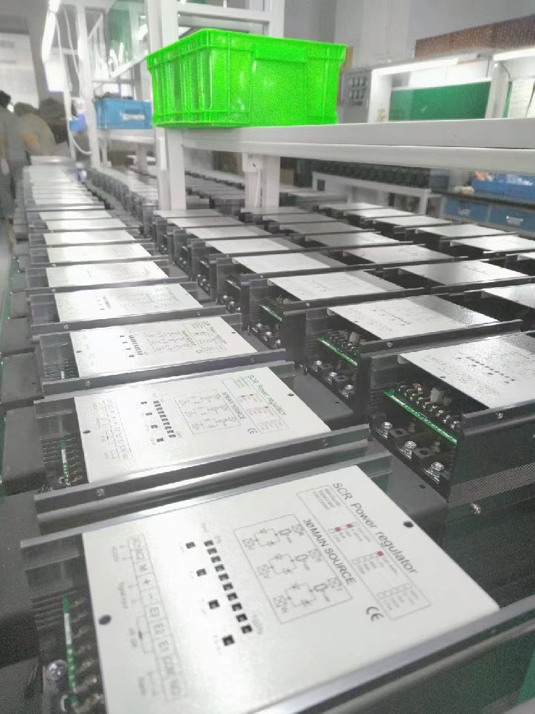 �����������Ľ����㷨���䶯̬��Ӧ�����ж�������������