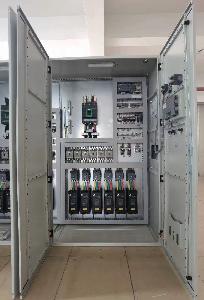 ��������������ͨѶ��������Ƚ�������Դ��Ӧ��ս��